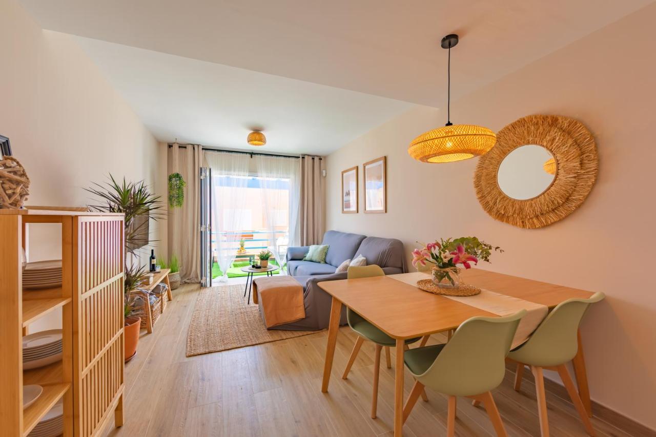 Beachfront, Pool, Terrace, Garage & Fibre Internet 塔里法 外观 照片