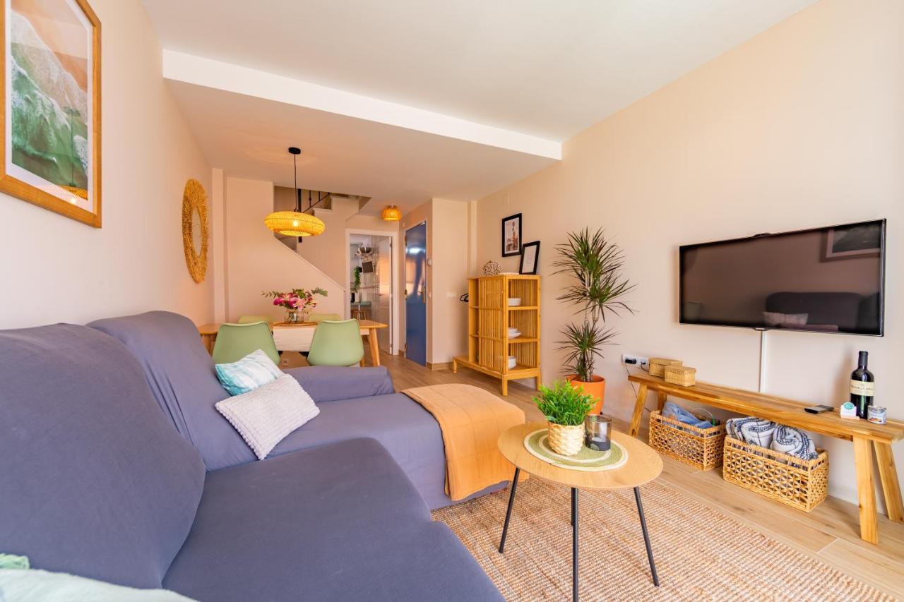 Beachfront, Pool, Terrace, Garage & Fibre Internet 塔里法 外观 照片