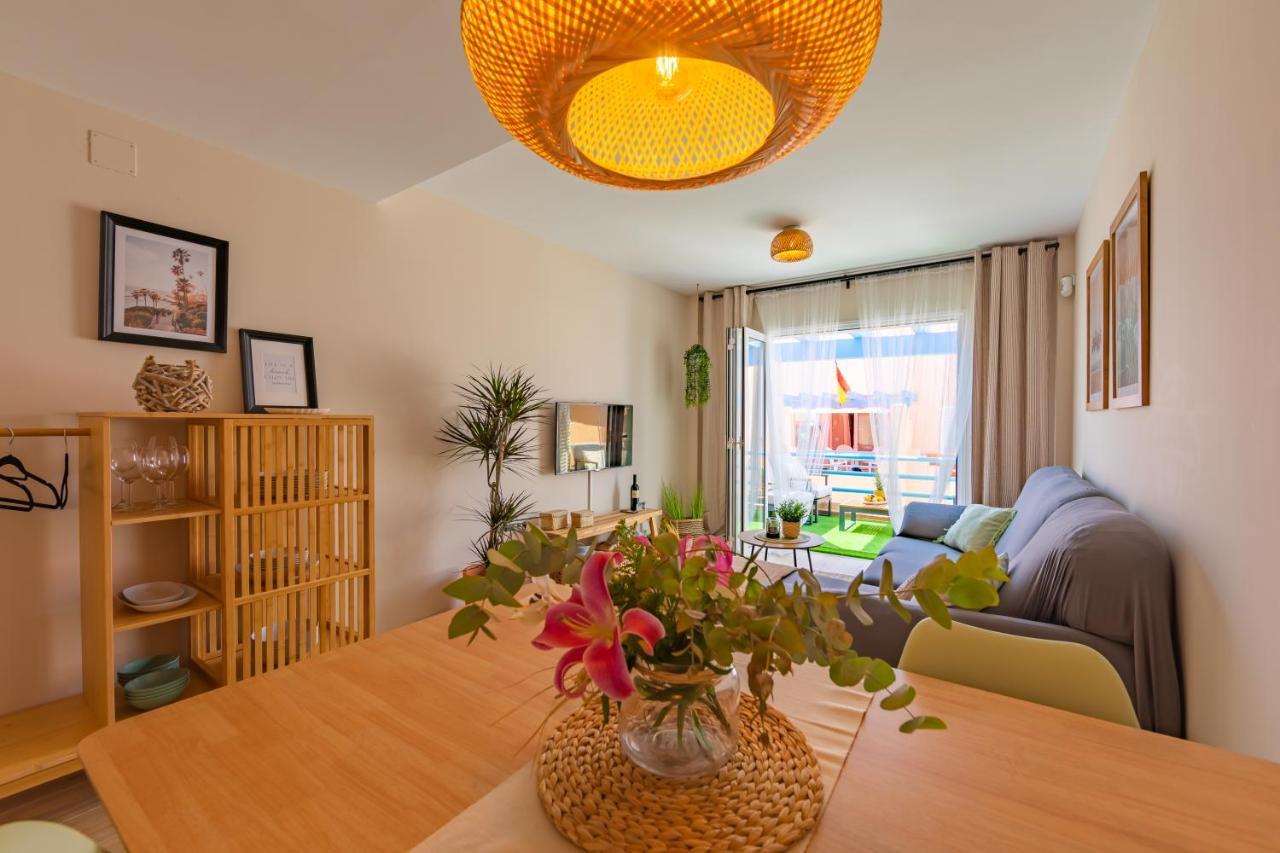 Beachfront, Pool, Terrace, Garage & Fibre Internet 塔里法 外观 照片